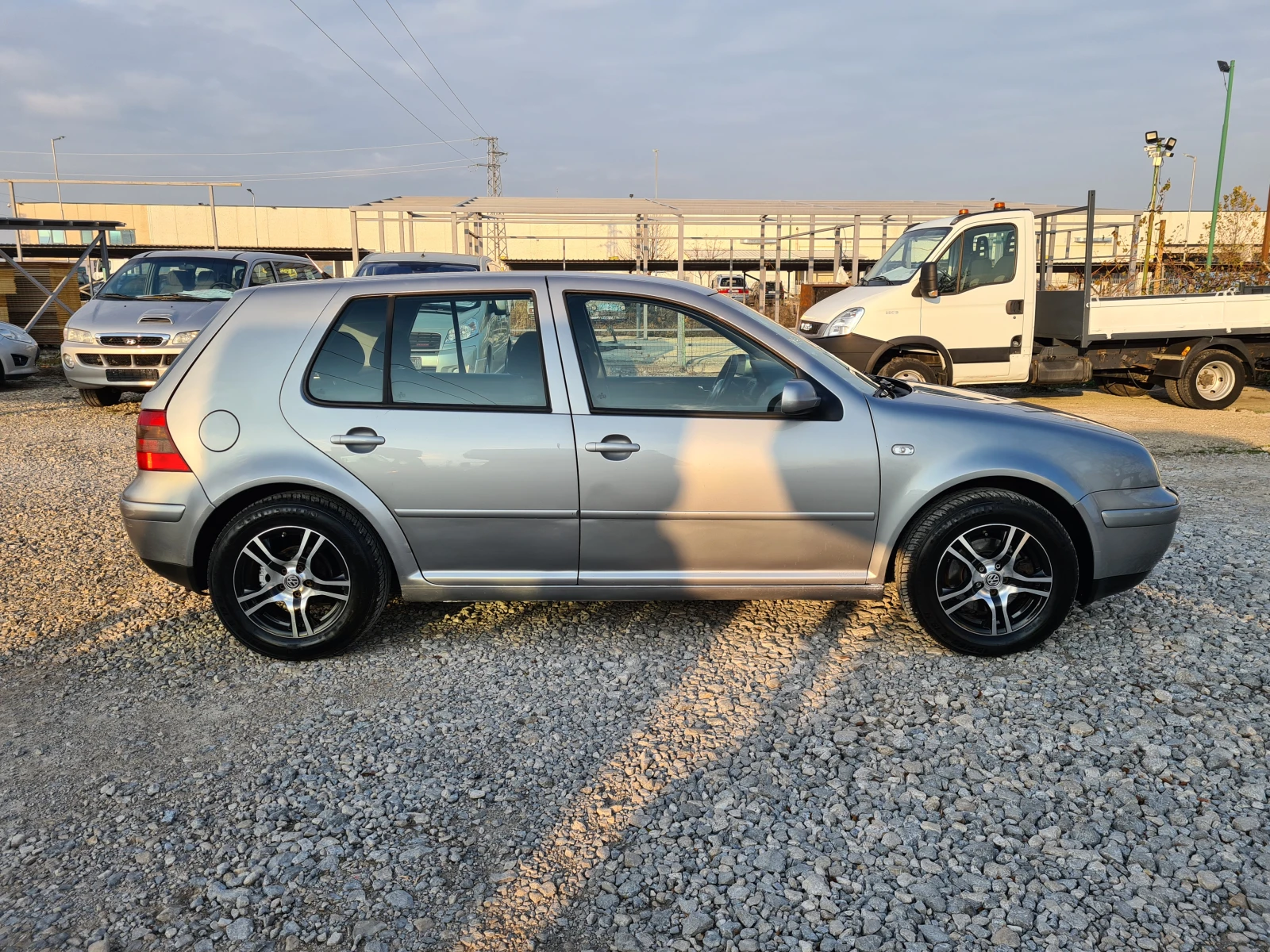 VW Golf 1.9TDI 90KC. CARAT.175000KM - изображение 4