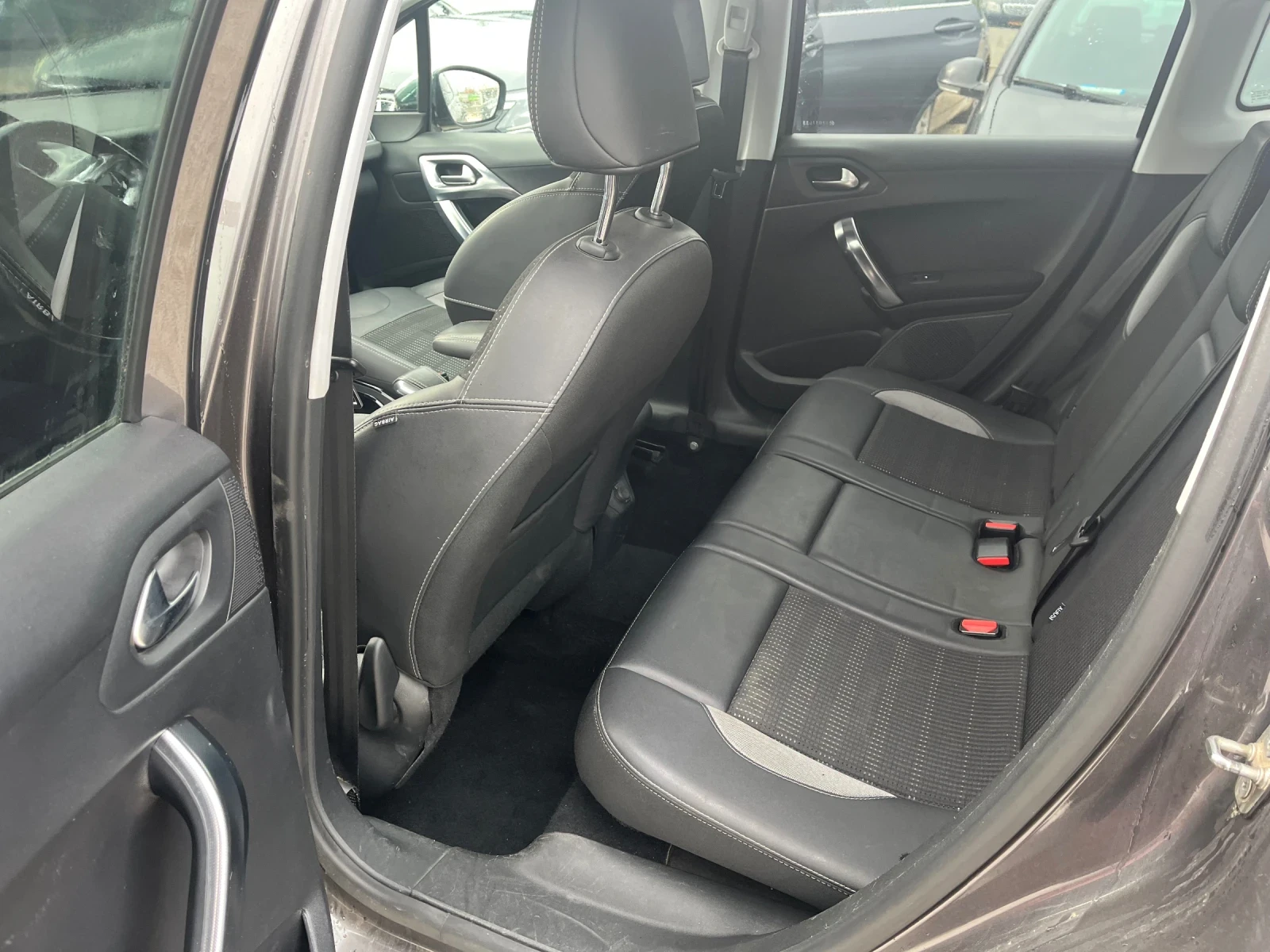 Peugeot 2008 1.6 Blue HDI ALLURE - изображение 9