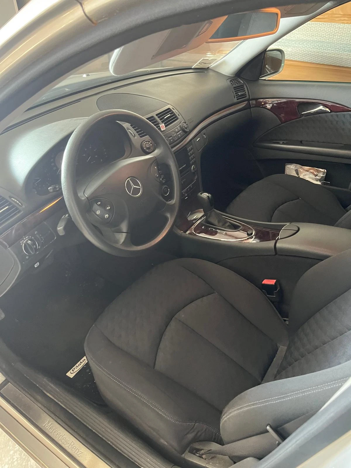 Mercedes-Benz E 300 Предстоящ внос, снимка 4 - Автомобили и джипове - 52743731