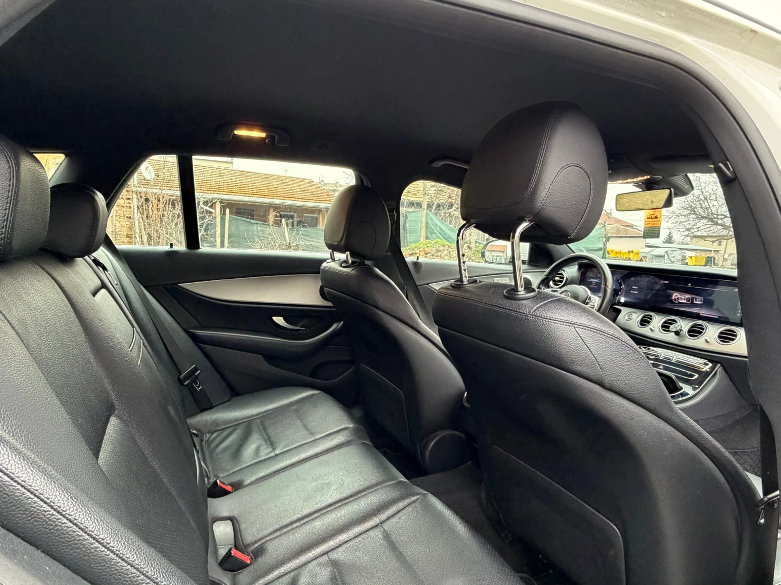 Mercedes-Benz E 200 9G-Tronic - изображение 7