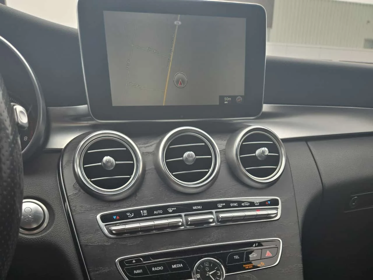 Mercedes-Benz C 300 * ГЛАВНО ПРЕДСТАВИТЕЛСТВО* ПОДГРЕВ* КАМЕРА* , снимка 8 - Автомобили и джипове - 54054278