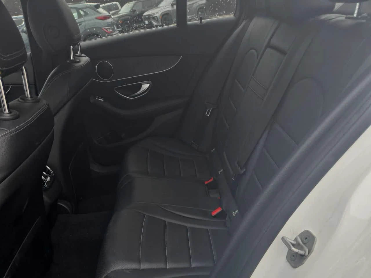 Mercedes-Benz C 300 * ГЛАВНО ПРЕДСТАВИТЕЛСТВО* ПОДГРЕВ* КАМЕРА* , снимка 11 - Автомобили и джипове - 54054278