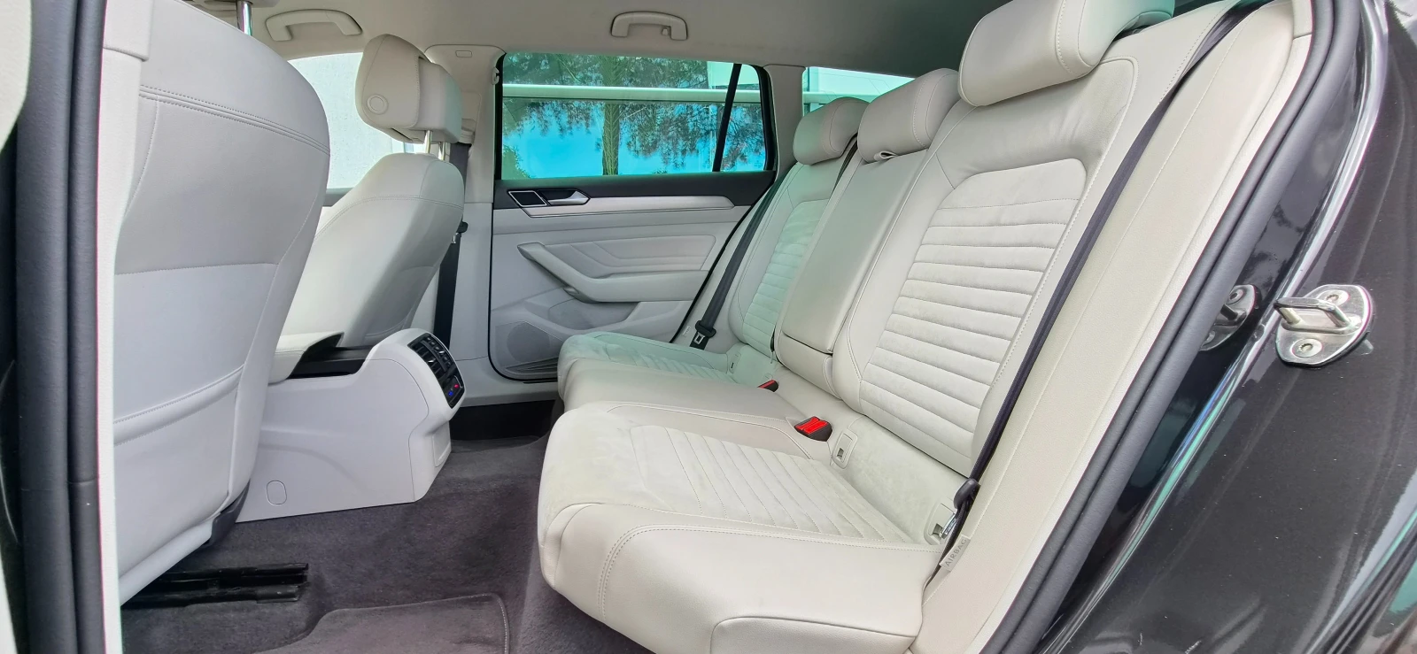 VW Passat Executive 190hp Кожа/Дигитал/LED/Камера/Ел.багажни, снимка 9 - Автомобили и джипове - 54728180