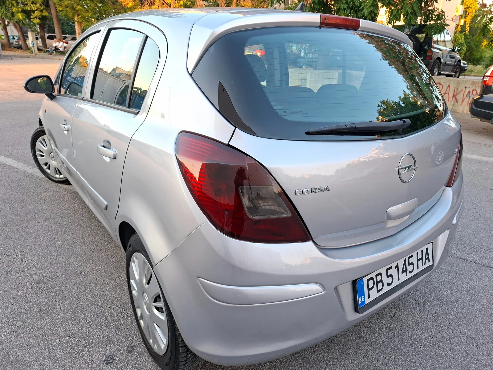 Opel Corsa 1.2 Клима, снимка 8 - Автомобили и джипове - 55873013