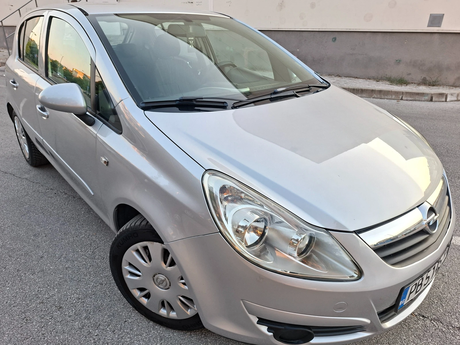 Opel Corsa 1.2 Клима, снимка 7 - Автомобили и джипове - 55873013