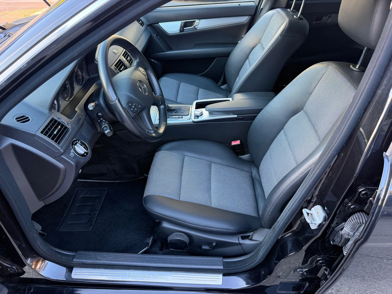 Mercedes-Benz C 250 250i Швейцария, снимка 10 - Автомобили и джипове - 56077734