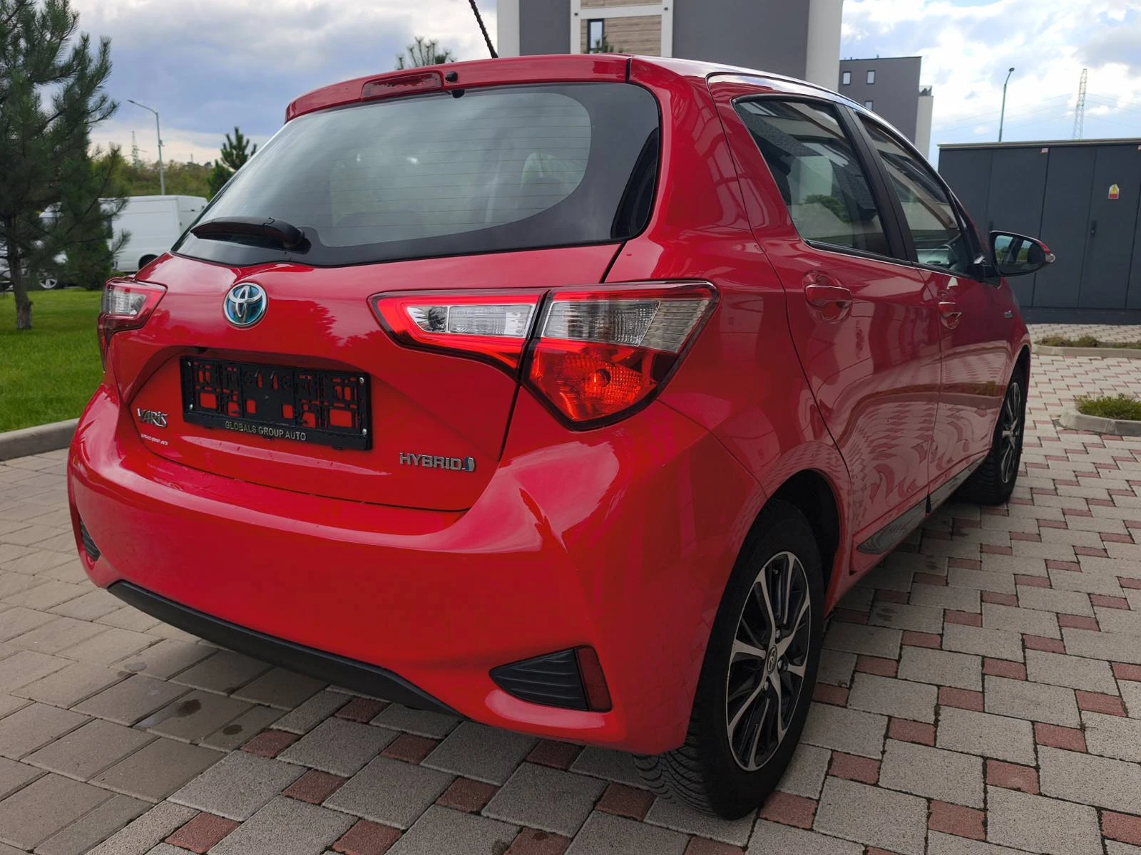 Toyota Yaris 1.5 HYBRID DEUTCHE TEAM, снимка 14 - Автомобили и джипове - 56080885