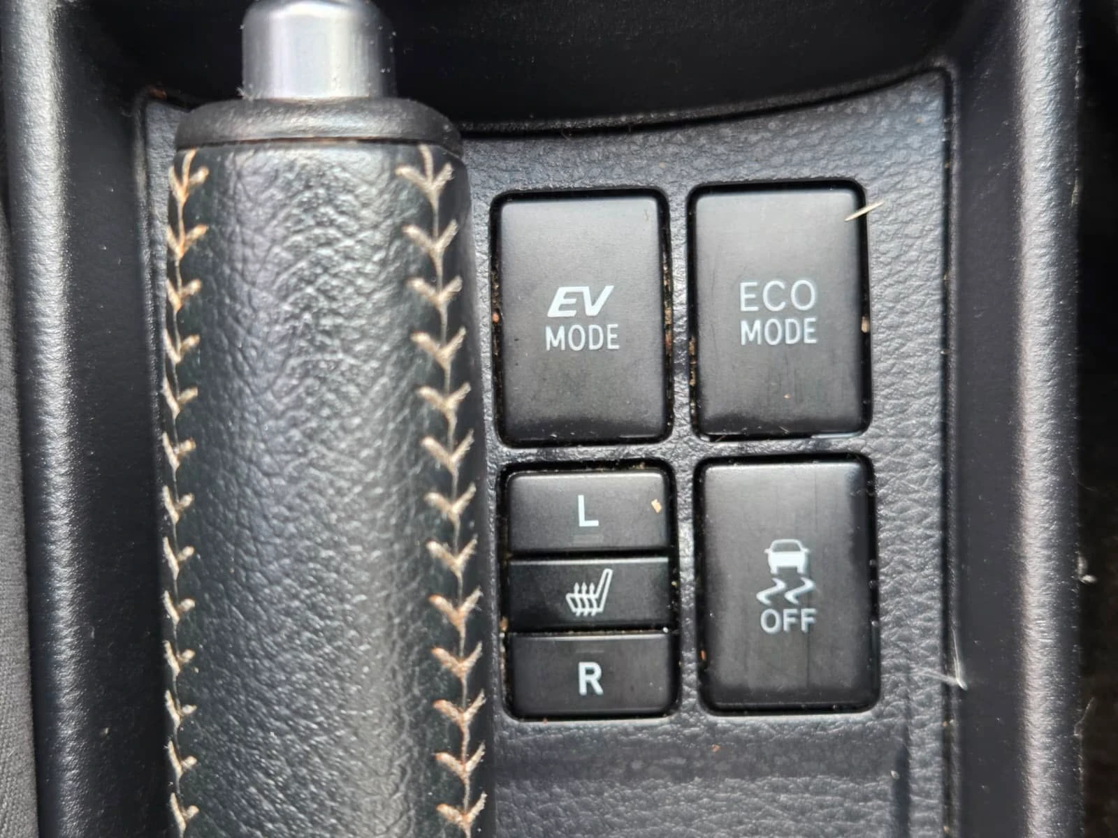 Toyota Yaris 1.5 HYBRID STYLE, снимка 9 - Автомобили и джипове - 56080885