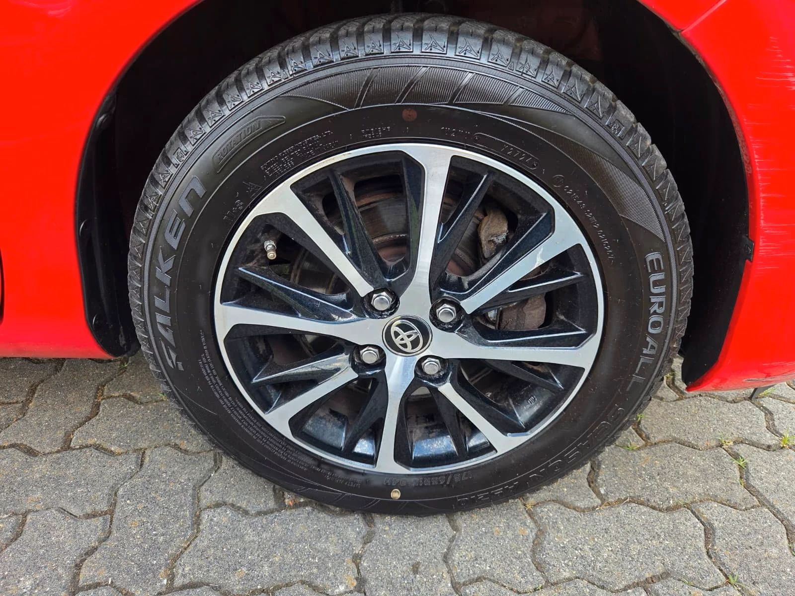 Toyota Yaris 1.5 HYBRID STYLE, снимка 16 - Автомобили и джипове - 56080885