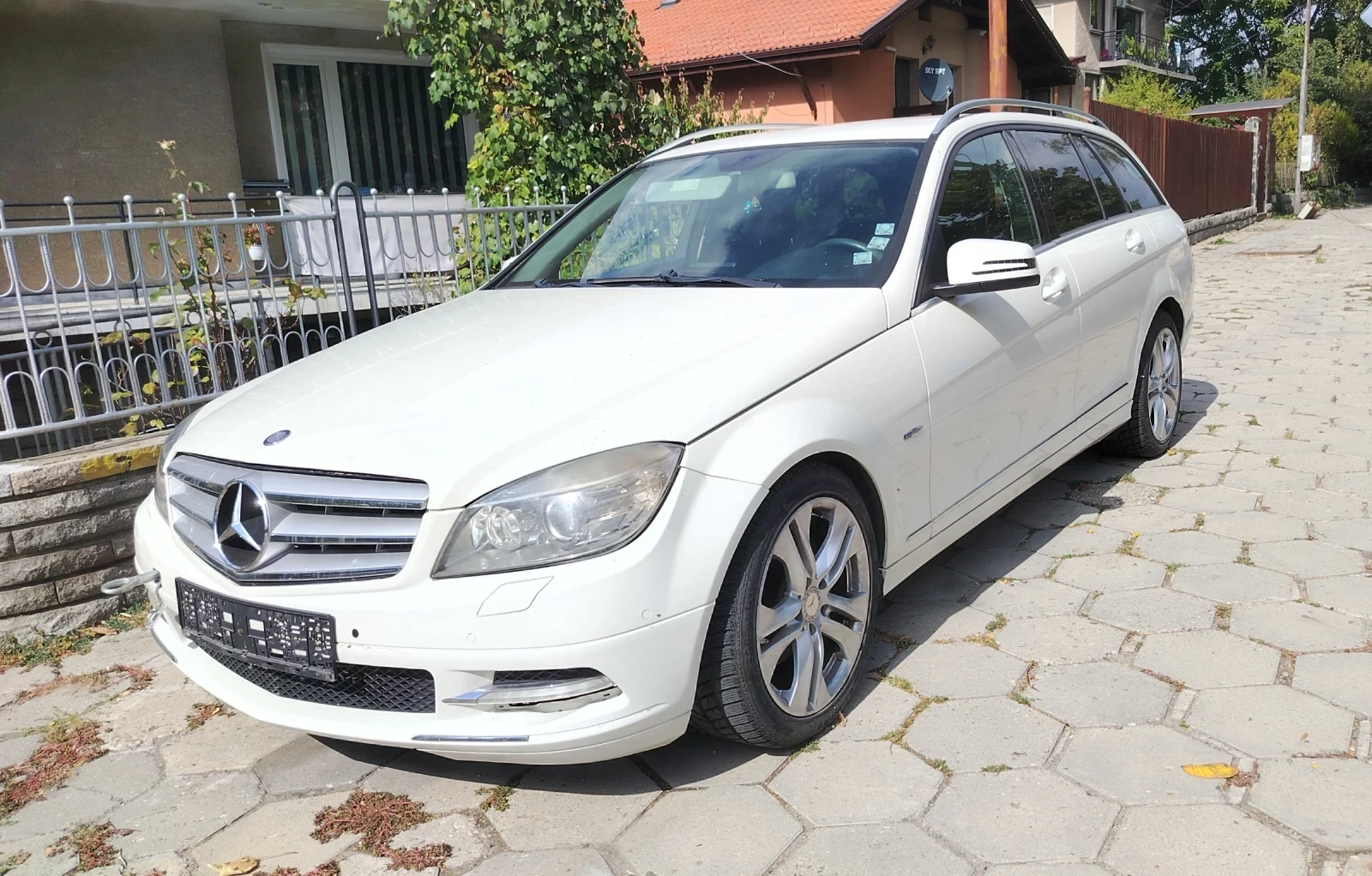 Mercedes-Benz C 250 4 matic, снимка 3 - Автомобили и джипове - 56274920