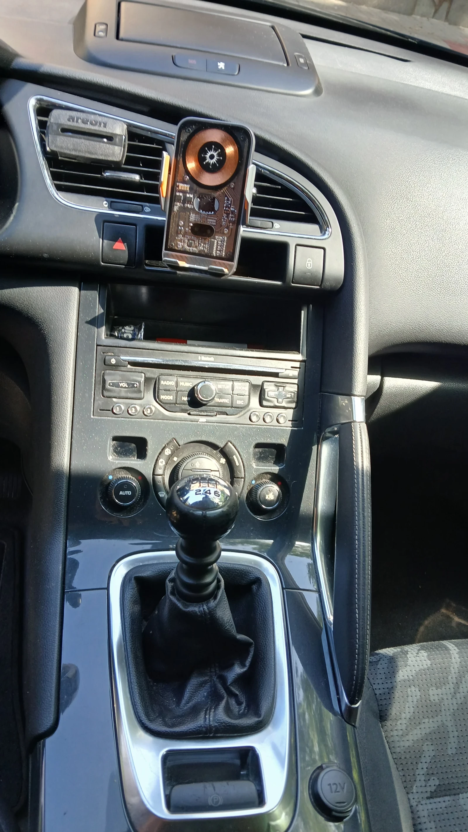 Peugeot 3008, снимка 7 - Автомобили и джипове - 56640801