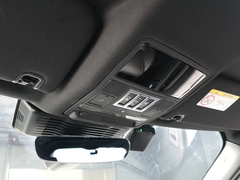 Land Rover Discovery 3.0 pt306 Automatic, снимка 17 - Автомобили и джипове - 55844611
