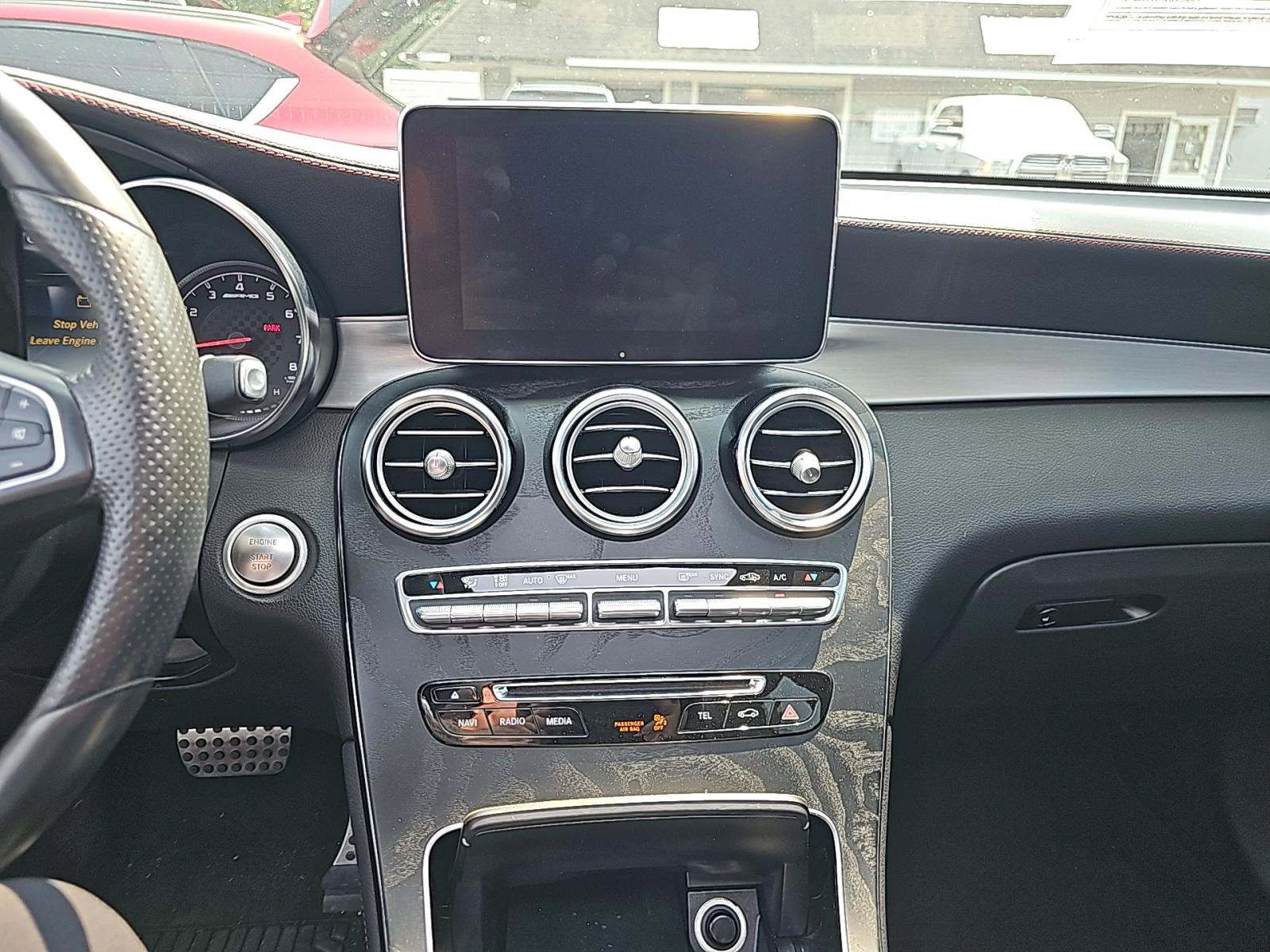 Mercedes-Benz GLC 43 AMG BURMASTER* ОБДУХ* ПАНО* KEYLESS GO* PERFROMANCE* 3 - изображение 6
