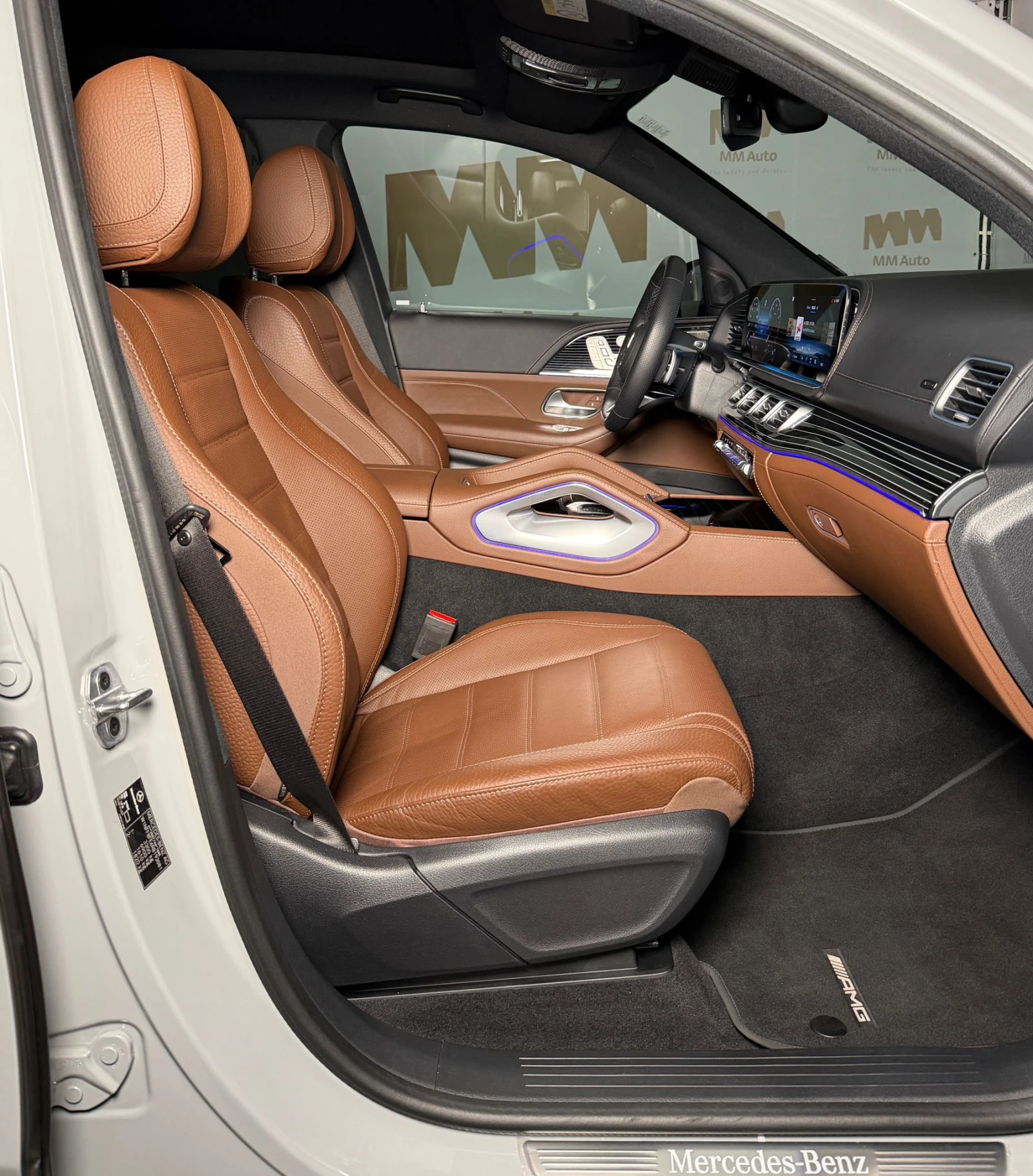 Mercedes-Benz GLS580 AMG* 4Matic* Burmester* Pano* HuD - изображение 9