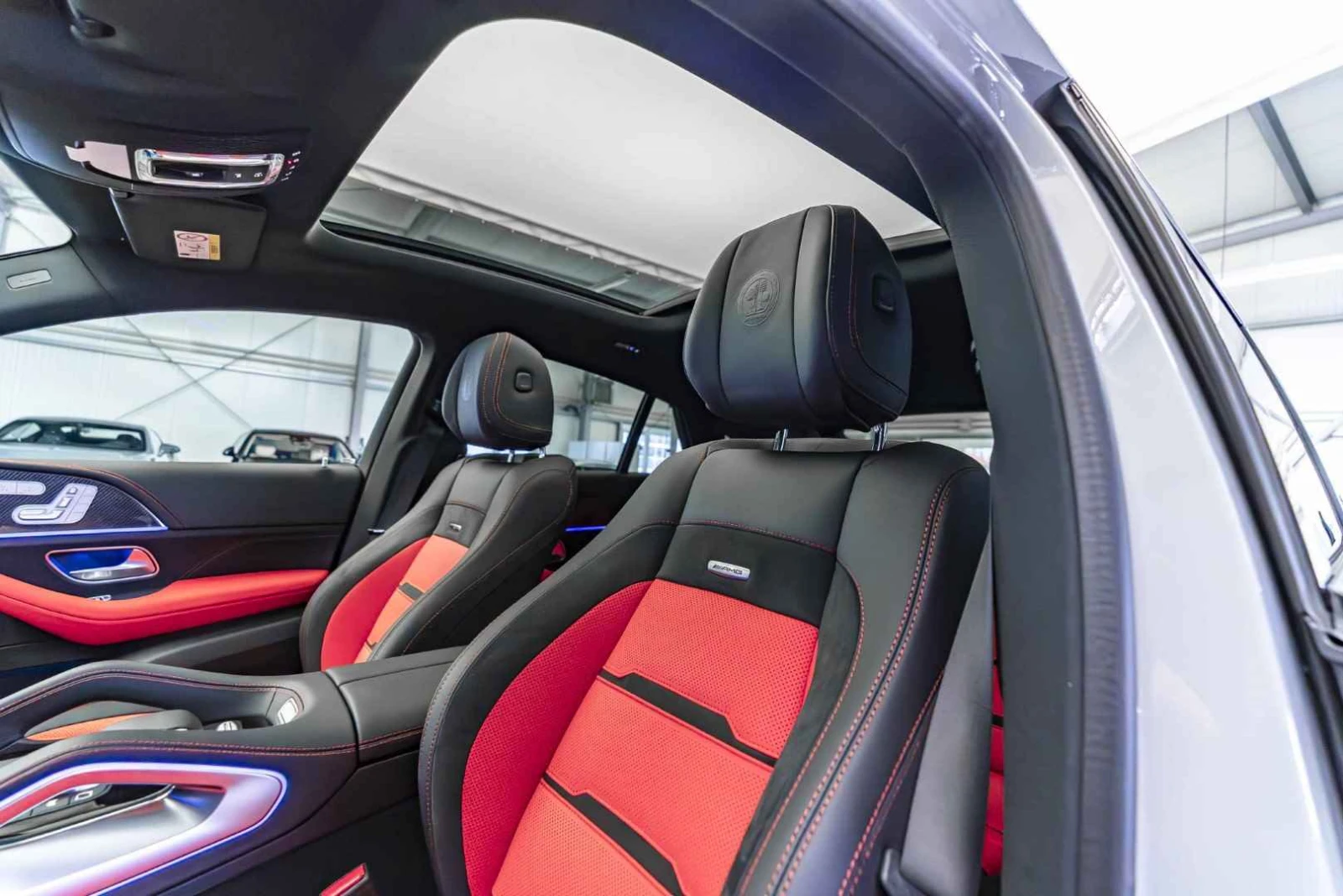 Mercedes-Benz GLE 53 4MATIC FACELIFT* AMG* CARBON* PANO* BURMESTER* 360* , снимка 12 - Автомобили и джипове - 53745226