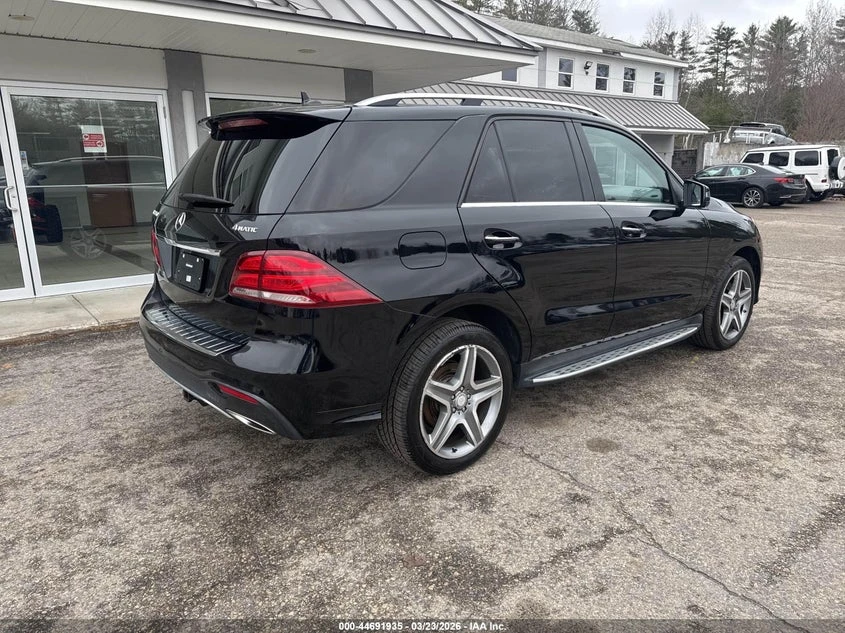 Mercedes-Benz GLE 350 3.5L V-6 DI, DOHC, VVT, 302HP All Wheel Drive, снимка 4 - Автомобили и джипове - 53972904