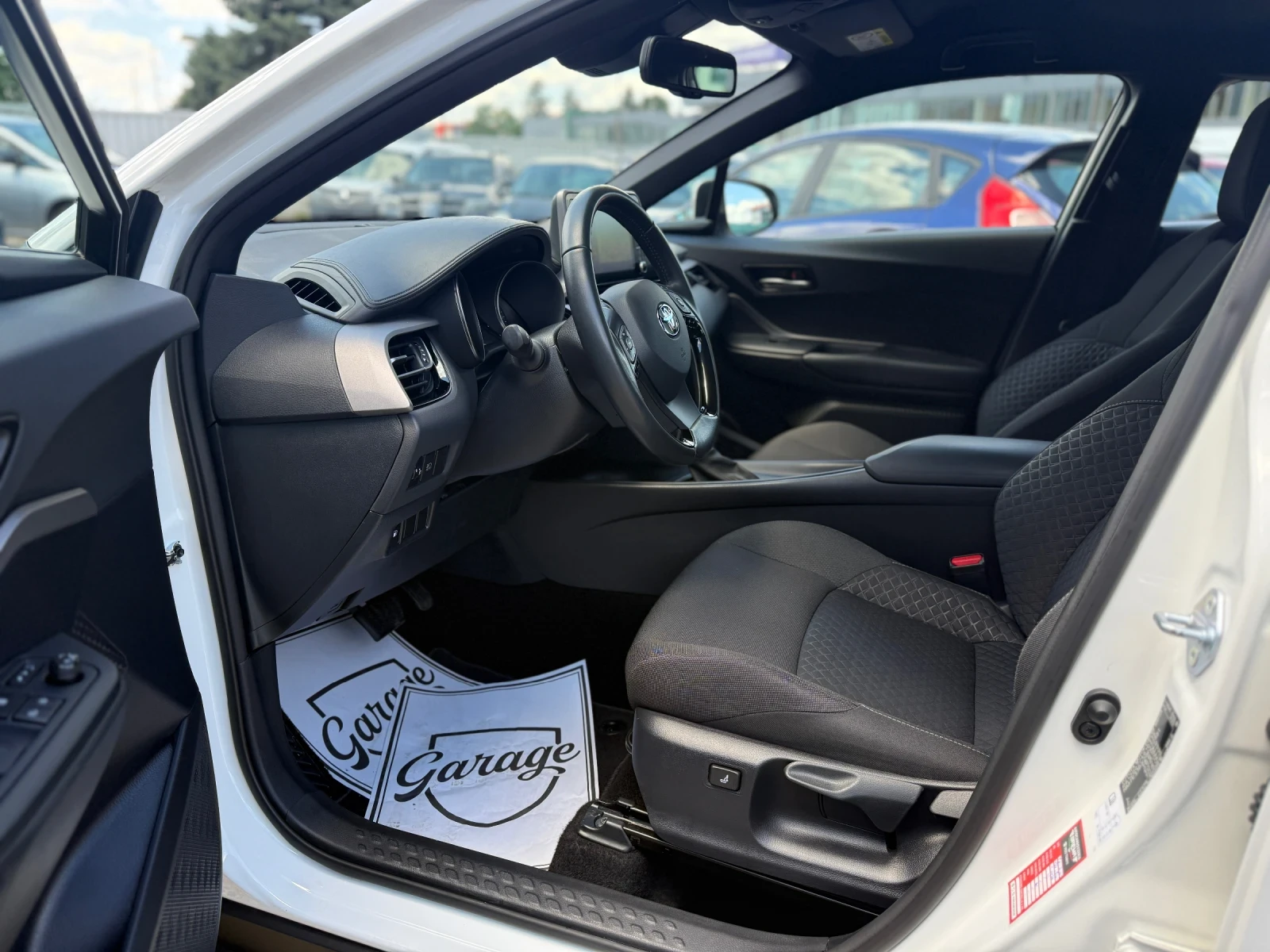Toyota C-HR 1.8 Business Hybrid TOP!, снимка 7 - Автомобили и джипове - 55570128