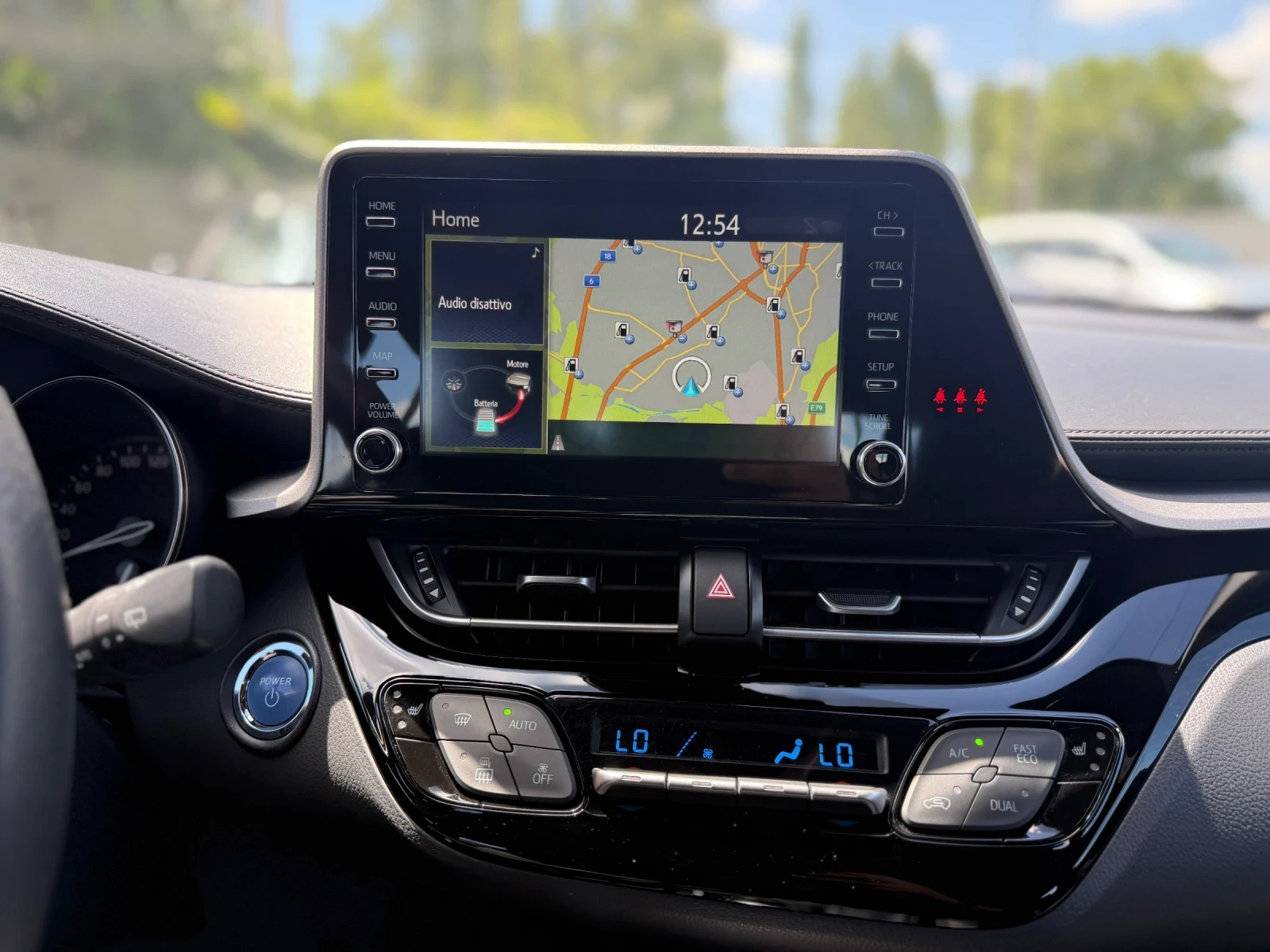 Toyota C-HR 1.8 Business Hybrid TOP!, снимка 13 - Автомобили и джипове - 55570128