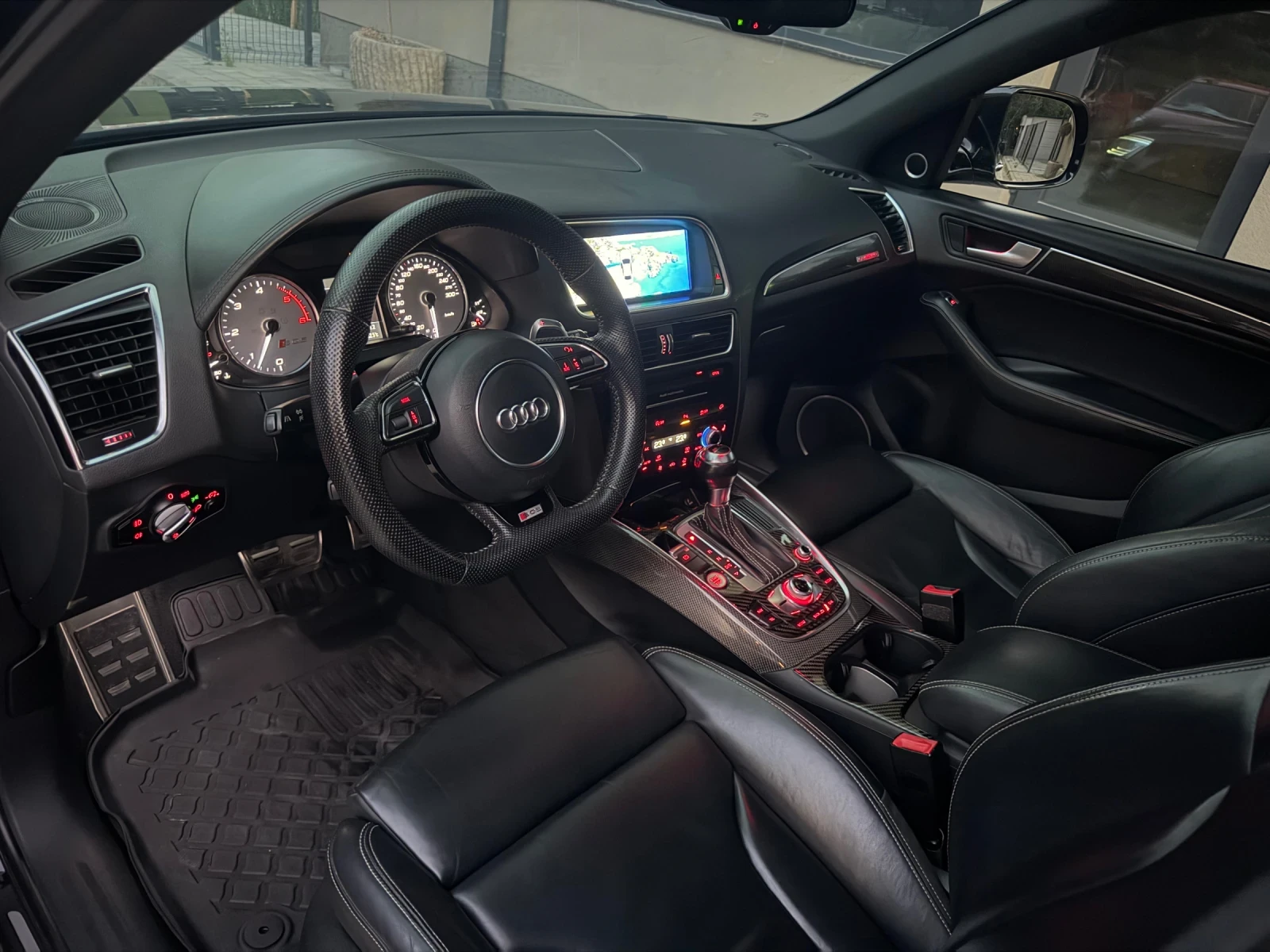 Audi SQ5 Пано/KEYLESS/21/BANG&OLUFSEN /ACC/КАТО НОВА/FULL, снимка 11 - Автомобили и джипове - 55957627