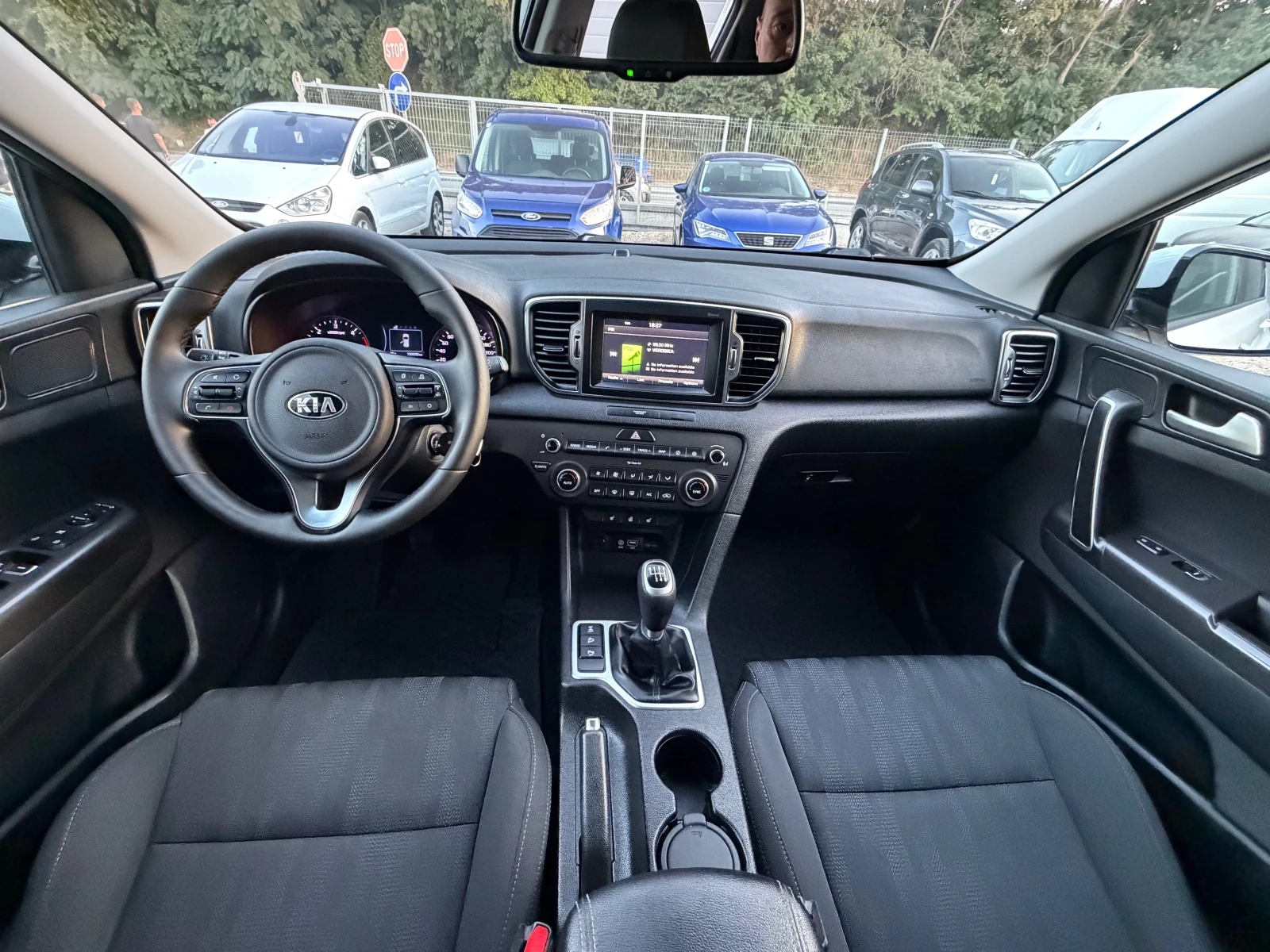 Kia Sportage 2.0CRDI* 4WD* NAVI* Led* TOP* 6speed, снимка 9 - Автомобили и джипове - 55993658