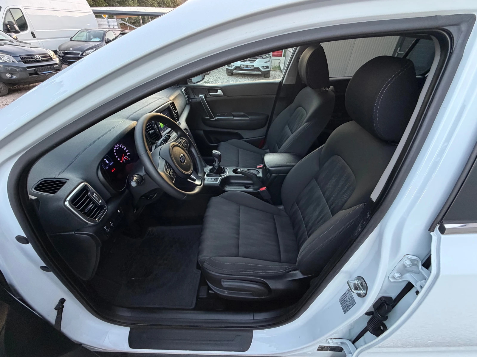 Kia Sportage 2.0CRDI* 4WD* NAVI* Led* TOP* 6speed, снимка 8 - Автомобили и джипове - 55993658