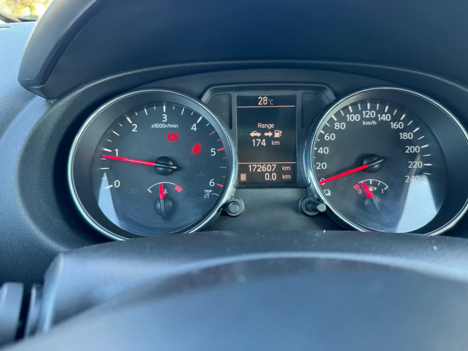 Nissan Qashqai 1.5 DCI кам, панорама , , снимка 10 - Автомобили и джипове - 56124063