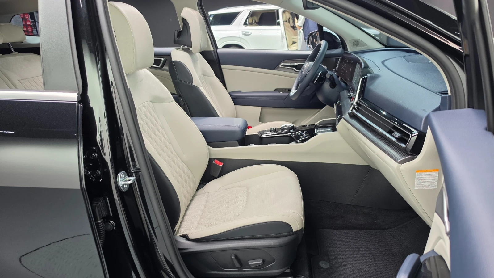 Kia Sportage Noblesse Hybrid 2WD, снимка 6 - Автомобили и джипове - 56129880
