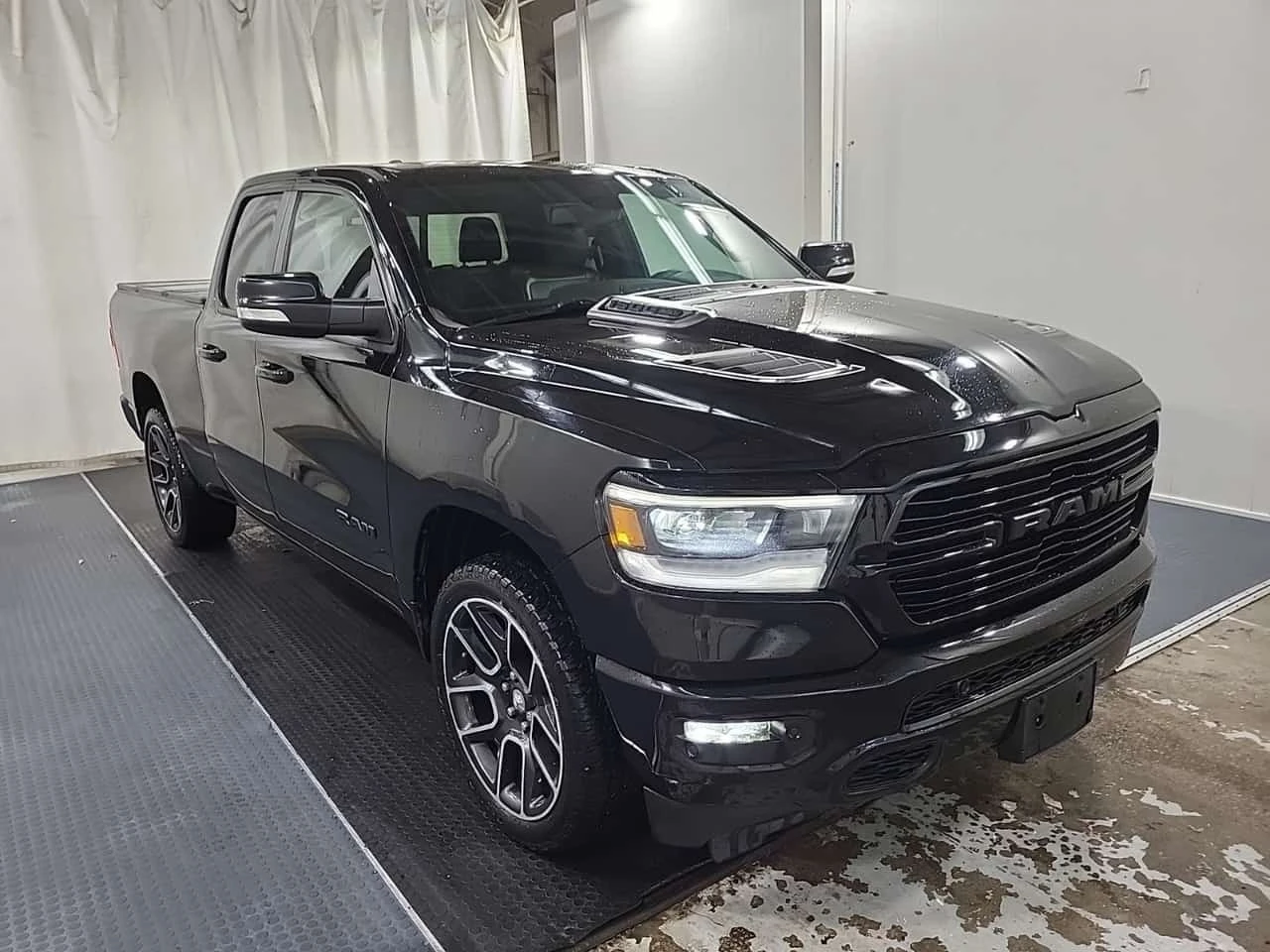 Dodge RAM 1500 * SPORT * CARFAX * ЦЕНА ДО БГ, снимка 2 - Автомобили и джипове - 56165885