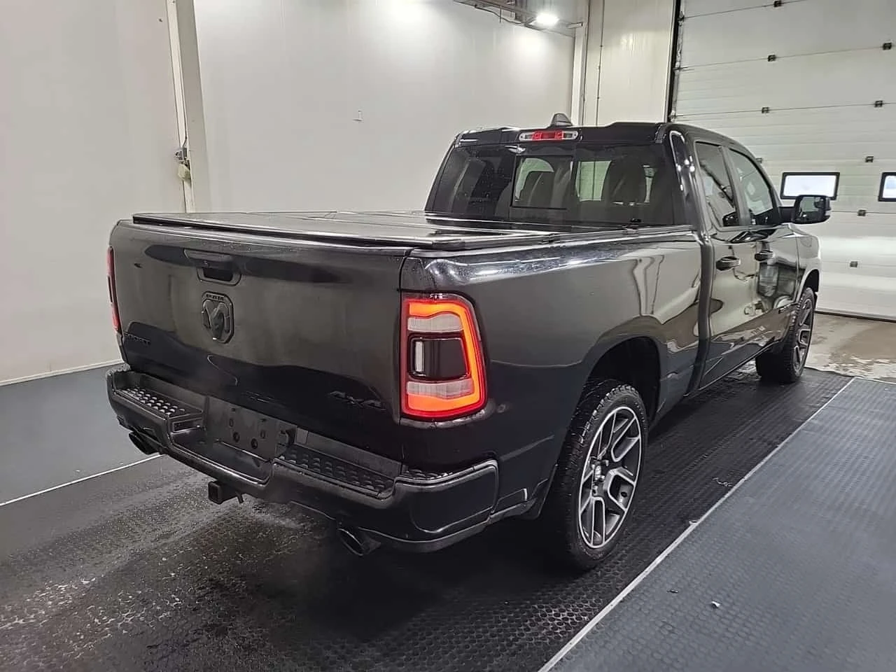 Dodge RAM 1500 * SPORT * CARFAX * ЦЕНА ДО БГ, снимка 3 - Автомобили и джипове - 56165885