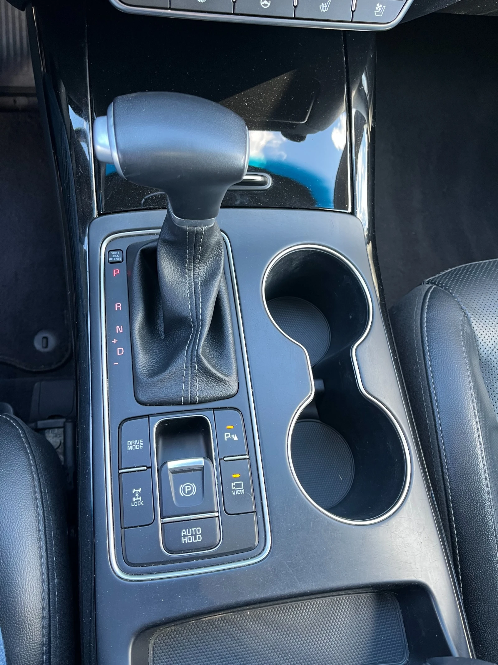 Kia Sorento 3.3 V6 * SX AWD, снимка 11 - Автомобили и джипове - 56261446