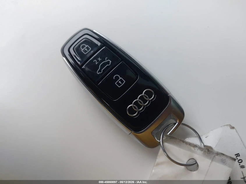Audi Q8 E-Tron Prestige Quattro, снимка 11 - Автомобили и джипове - 56406023