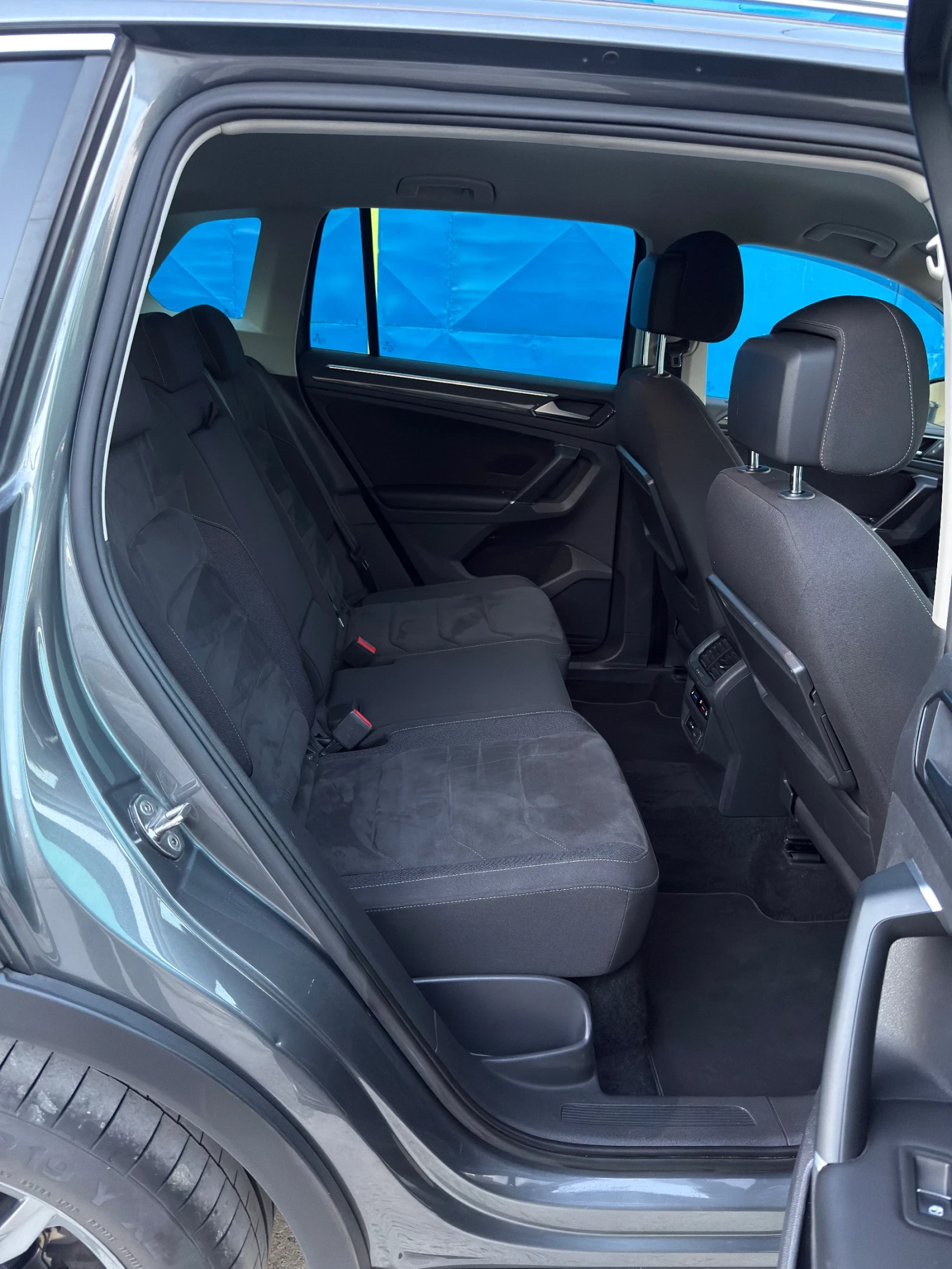 VW Tiguan R-LINE | 240 �.�| 4Motion| DSG| ������ ������ | Mobile.bg � ����������� 15