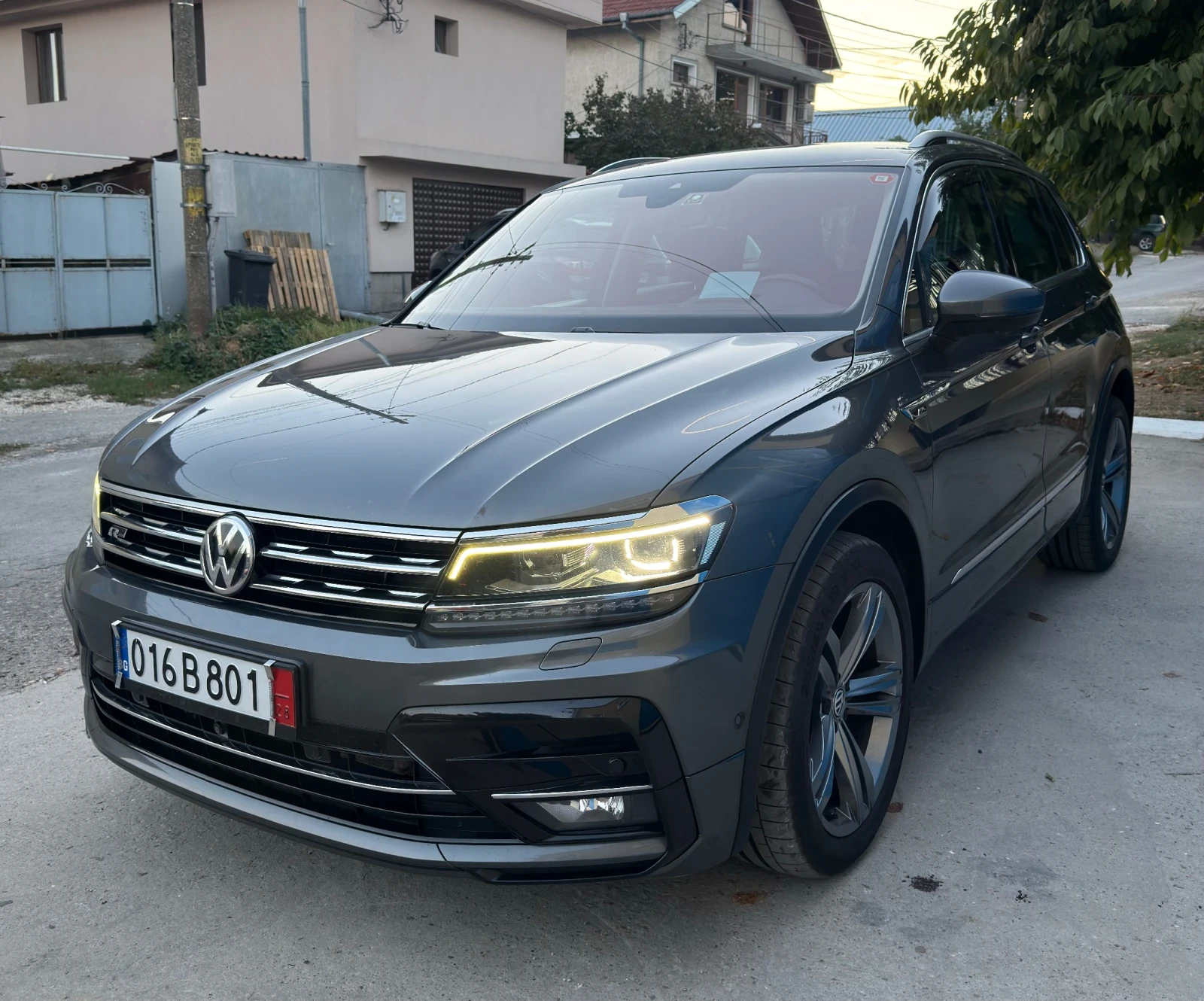 VW Tiguan R-LINE | 240 �.�| 4Motion| DSG| ������ ������ | Mobile.bg � ����������� 3