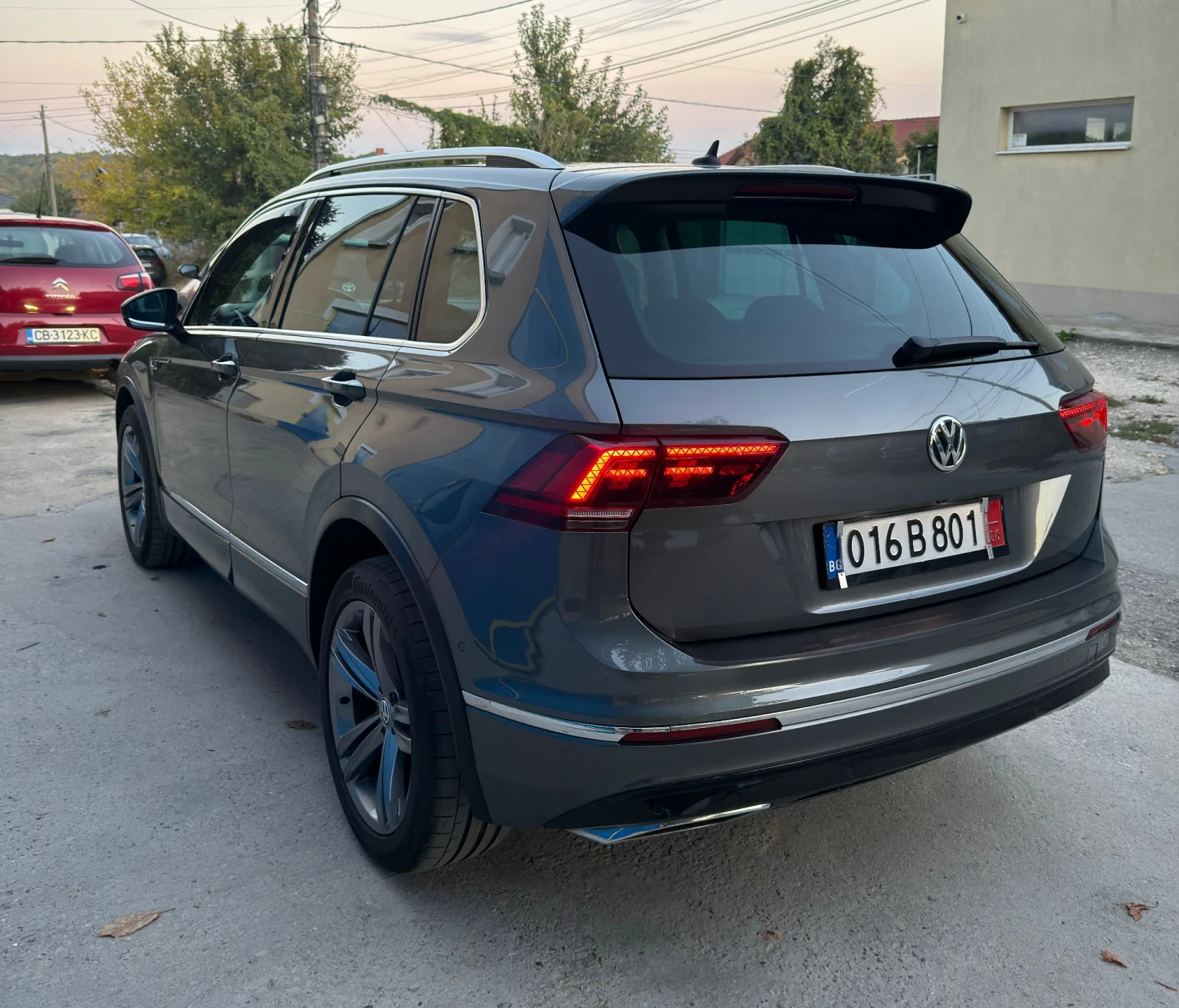 VW Tiguan R-LINE | 240 �.�| 4Motion| DSG| ������ ������ | Mobile.bg � ����������� 4