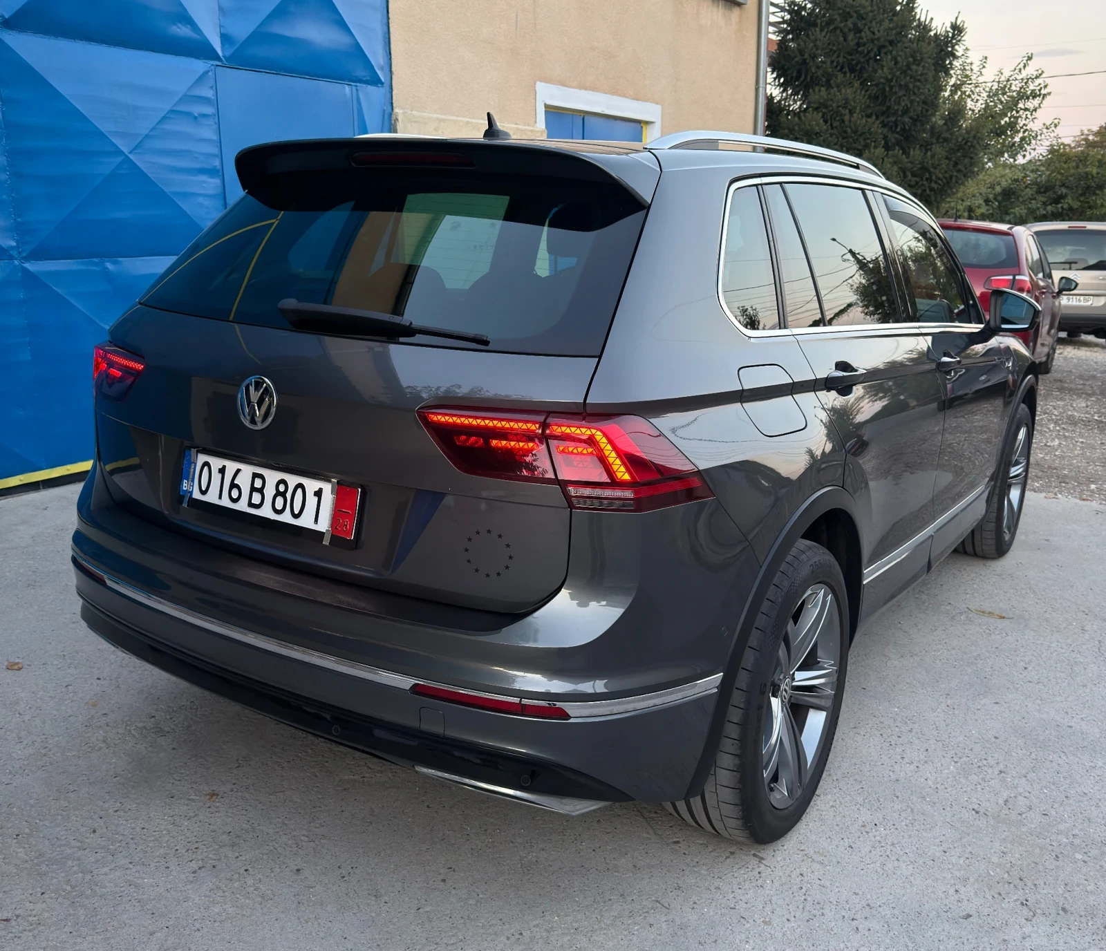 VW Tiguan R-LINE | 240 �.�| 4Motion| DSG| ������ ������ | Mobile.bg � ����������� 17