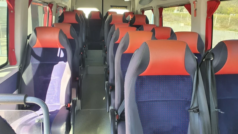 VW Crafter  23 места 2.5 TDI 163 к.с Нов Внос , снимка 8 - Бусове и автобуси - 52356828