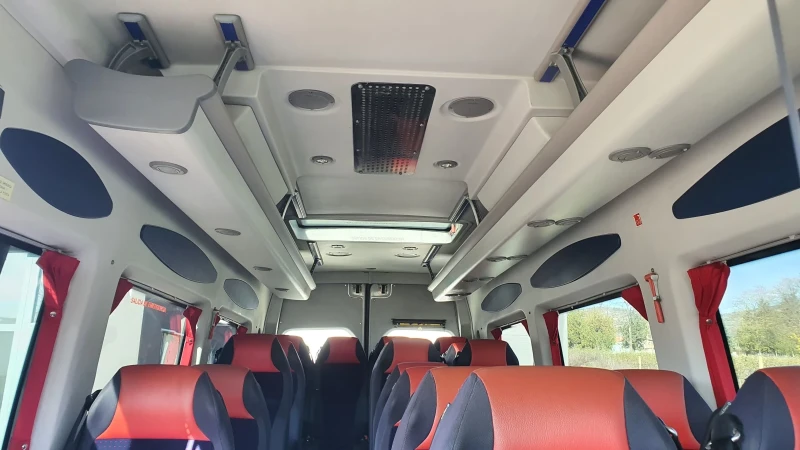 VW Crafter  23 места 2.5 TDI 163 к.с Нов Внос , снимка 9 - Бусове и автобуси - 52356828