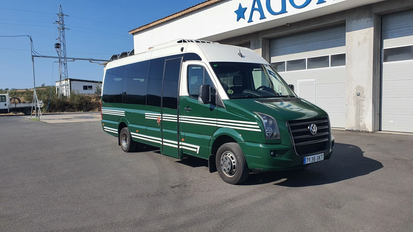 VW Crafter Нов внос 23 места 2.5 TDI 163 к.с - изображение 2