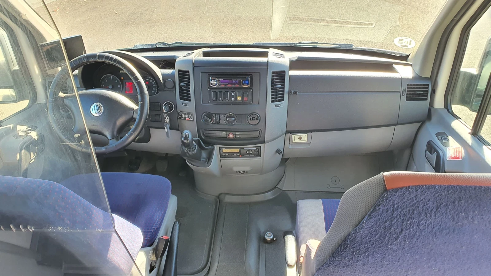 VW Crafter  23  2.5 TDI 163 .    | Mobile.bg   10