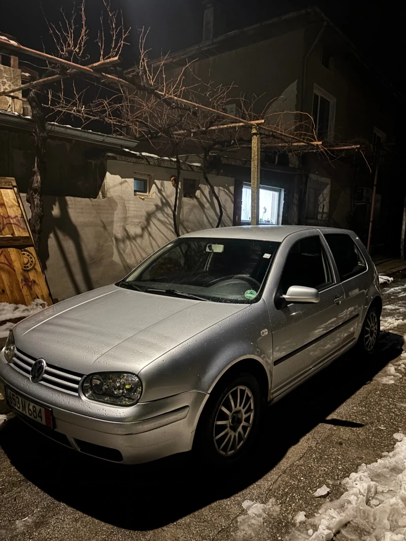 VW Golf, снимка 1 - Автомобили и джипове - 48186001