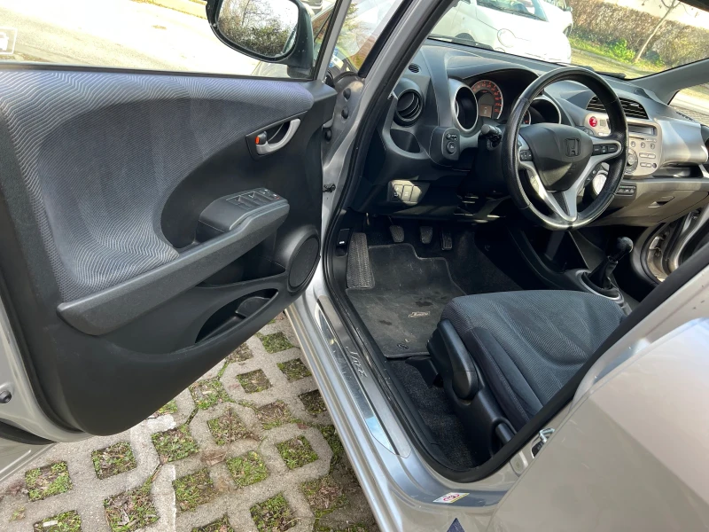 Honda Jazz, снимка 11 - Автомобили и джипове - 48434834