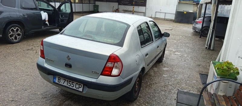 Renault Symbol, снимка 9 - Автомобили и джипове - 48858525