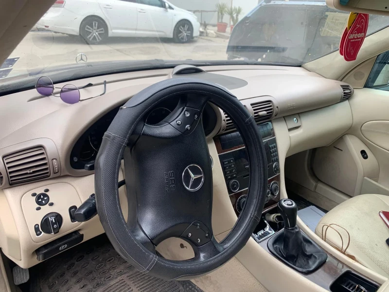 Mercedes-Benz C 220, снимка 3 - Автомобили и джипове - 49126547