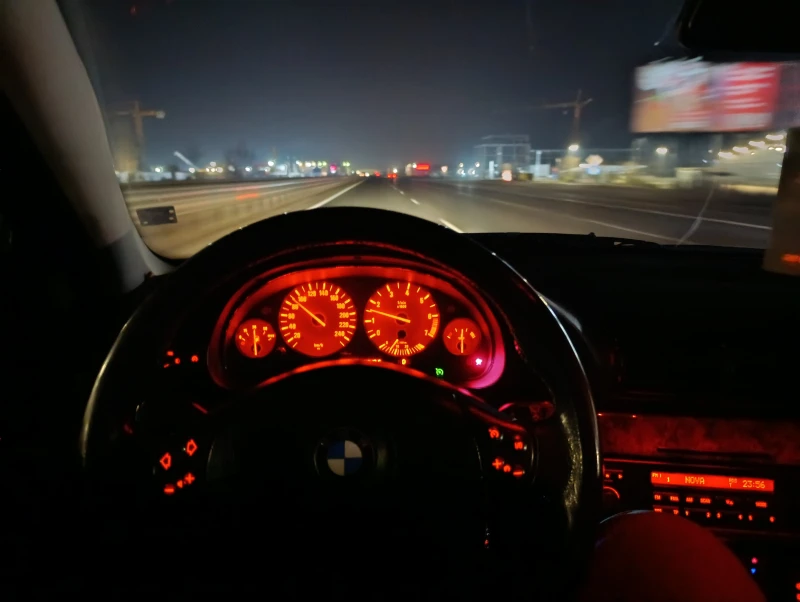 BMW 528 Touring, снимка 7 - Автомобили и джипове - 52820218