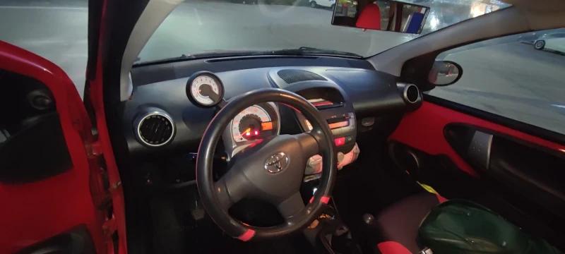 Toyota Aygo, снимка 14 - Автомобили и джипове - 52824922