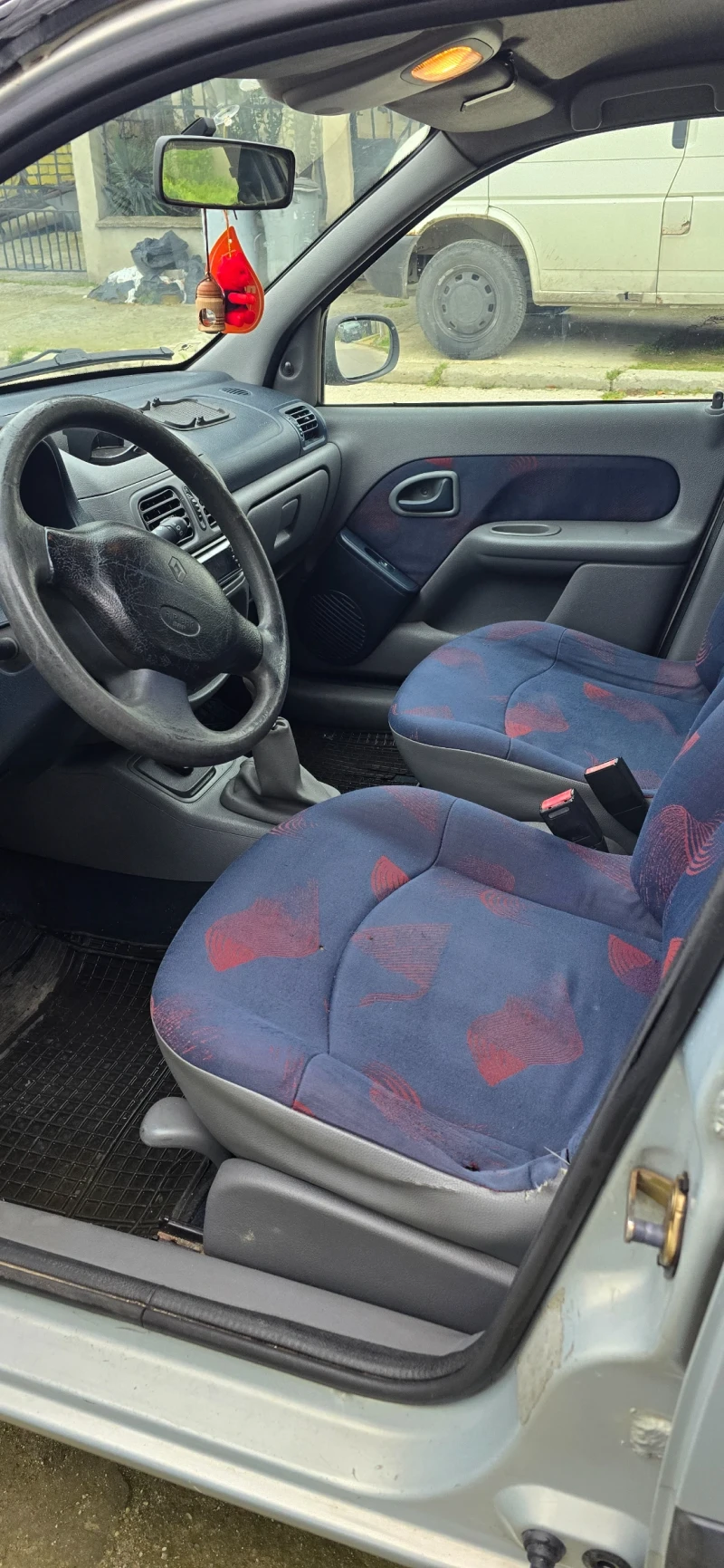 Renault Clio 1.2 газов инжекцион , снимка 5 - Автомобили и джипове - 52895744