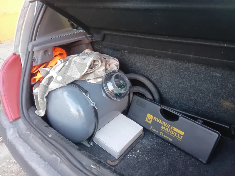 Renault Clio 1.2 газов инжекцион , снимка 9 - Автомобили и джипове - 52895744