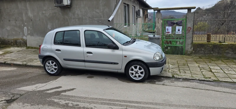 Renault Clio 1.2 газов инжекцион , снимка 2 - Автомобили и джипове - 52895744