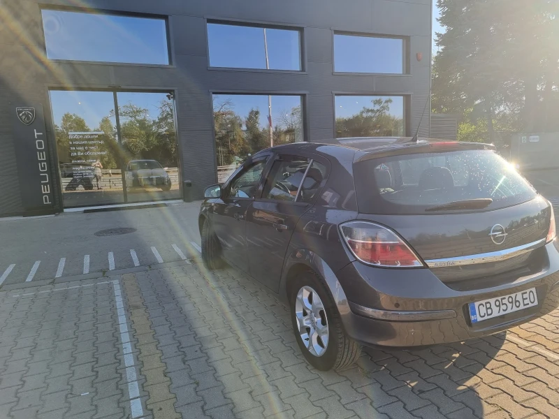 Opel Astra Astra H 1.6i газ Перфектна! Реални км!, снимка 4 - Автомобили и джипове - 52955430
