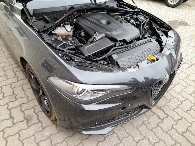 Alfa Romeo Giulia 2.2 Super, снимка 14 - Автомобили и джипове - 36514211